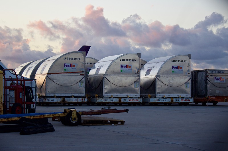 海口至新加坡的离合器及压盘采用飞机运输11天内送到