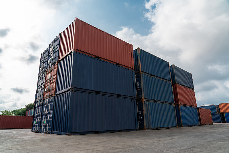 挂钟采纳上海国际航空货运配送到新加坡