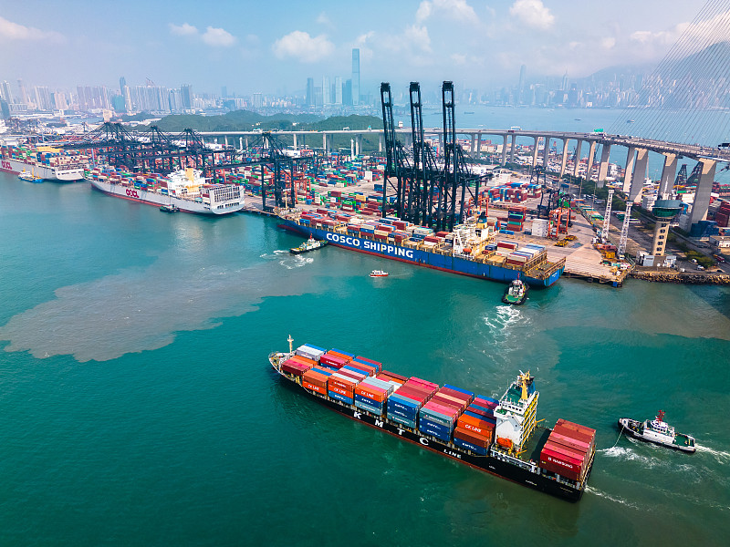 聚乙烯/聚丙烯经中国连云港集装箱运输抵达新加坡