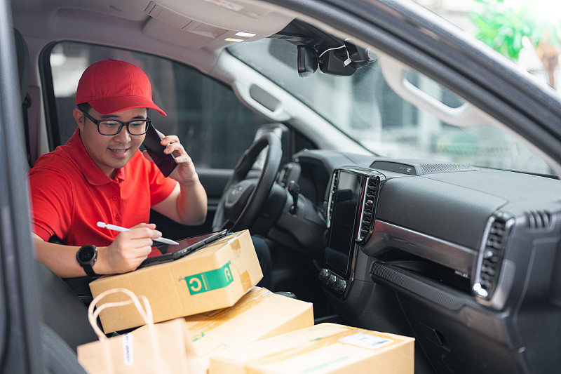 电脑显示器借用上海国际海运托运至新加坡