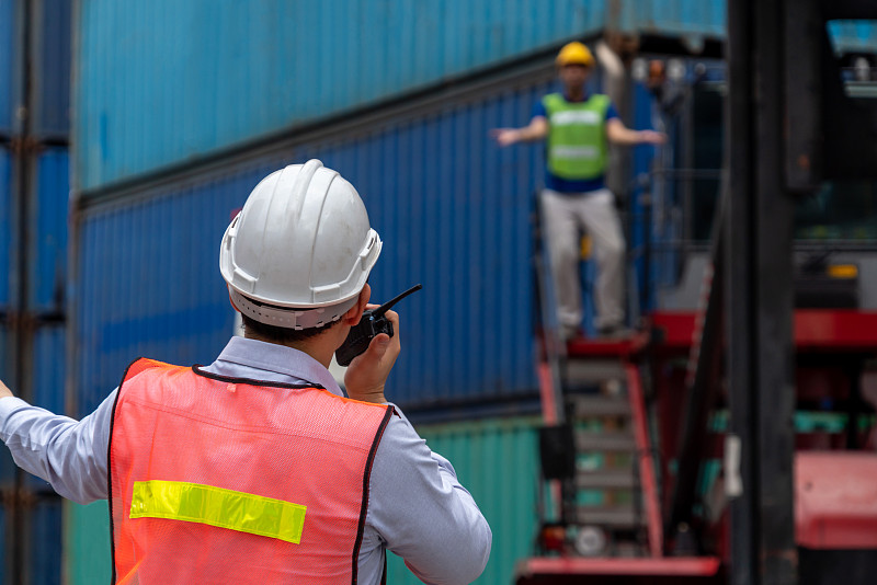 充电器使用中国北京跨境联运送到新加坡
