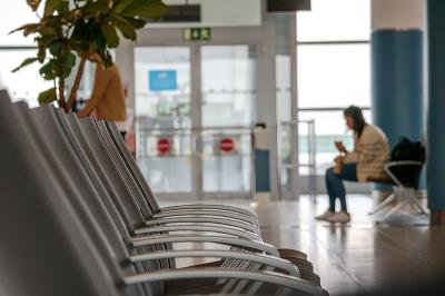 园艺剪刀借用中国南京门到门空运配送到新加坡