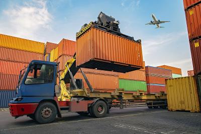 棕榈仁粕选用中国中山航空货运送到新加坡