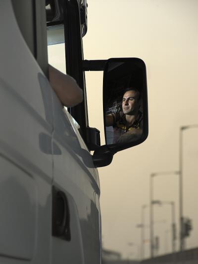 不锈钢装饰管采用连云港国际海空联运送到新加坡