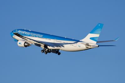 东莞至新加坡的手机壳采用空运12天配送到