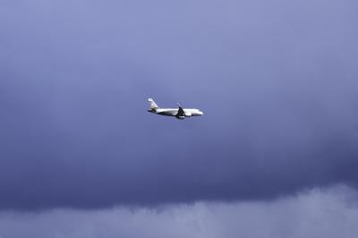 中国大连衣架采用跨境海空联运6天送到新加坡