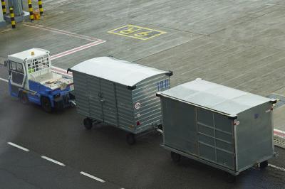 深圳至新加坡的茶杯采用国际航空货运10天送达