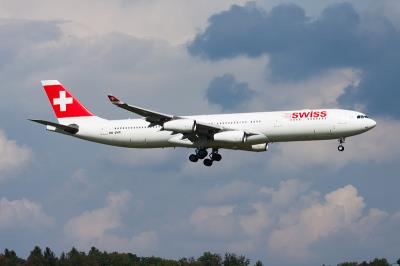 好孩子推车使用昆明国际空运送到新加坡