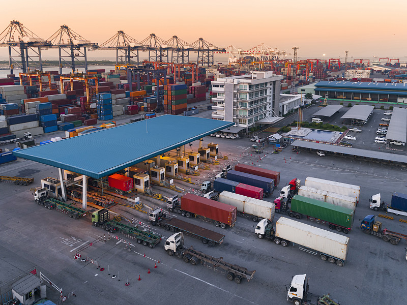 新加坡海运镜柜多少钱