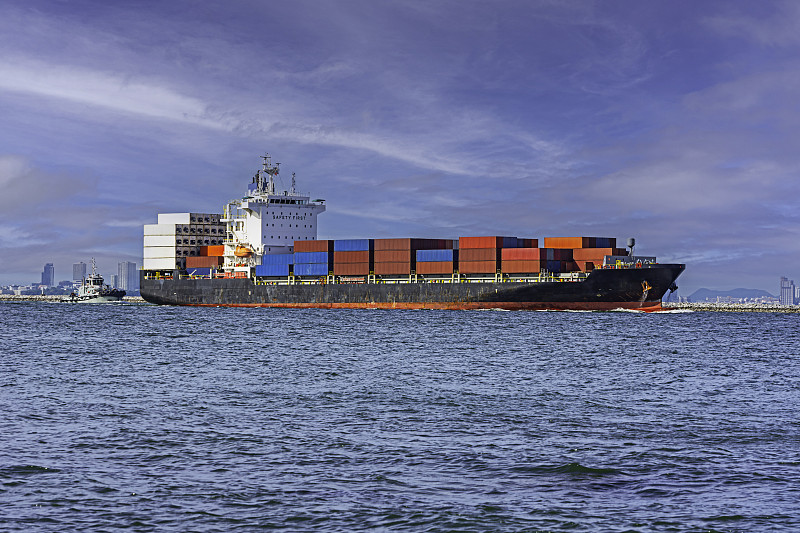 新加坡海峡发生国际海运船劫抢劫事件