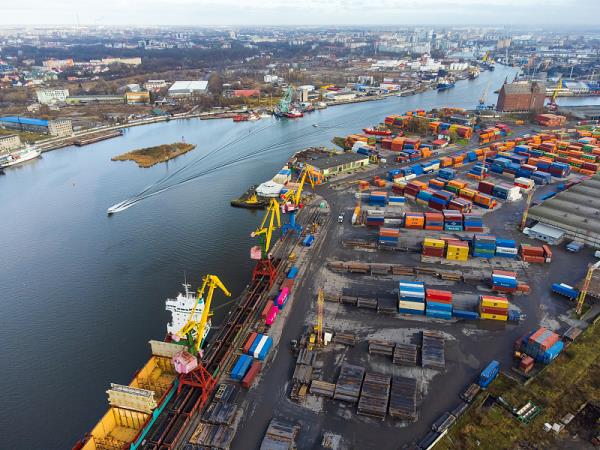 国际海运新加坡港上半年实现里程碑式飞跃