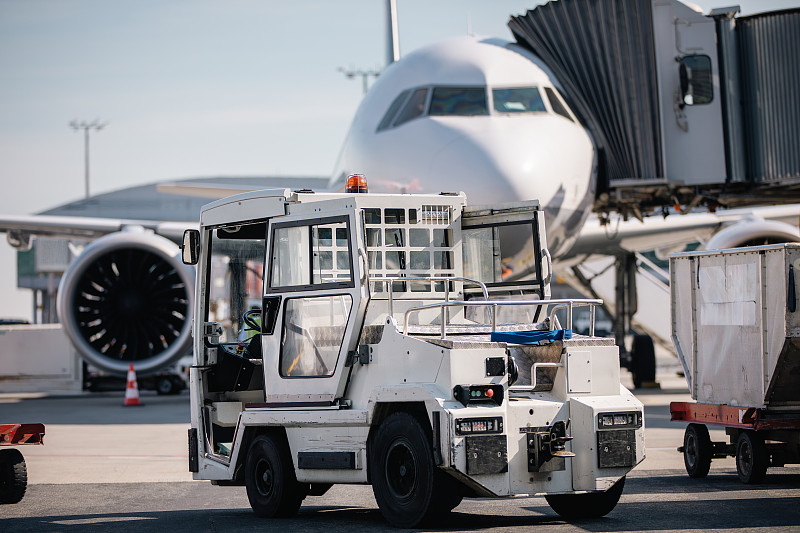 从中国空运到新加坡需要几天（中国空运到新加坡多少钱）