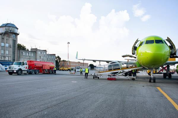 美容仪器、医疗器械发新加坡快递、空运、海运物流专线双清包税派送到门